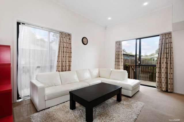 8/2 Swan Hill Drive Glen Eden_2