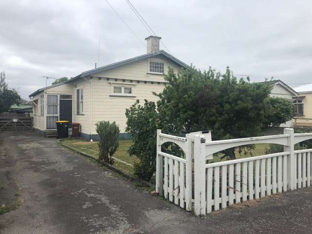 Close to town, tidy home