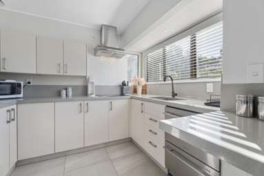 27 Pohutukawa Avenue_3
