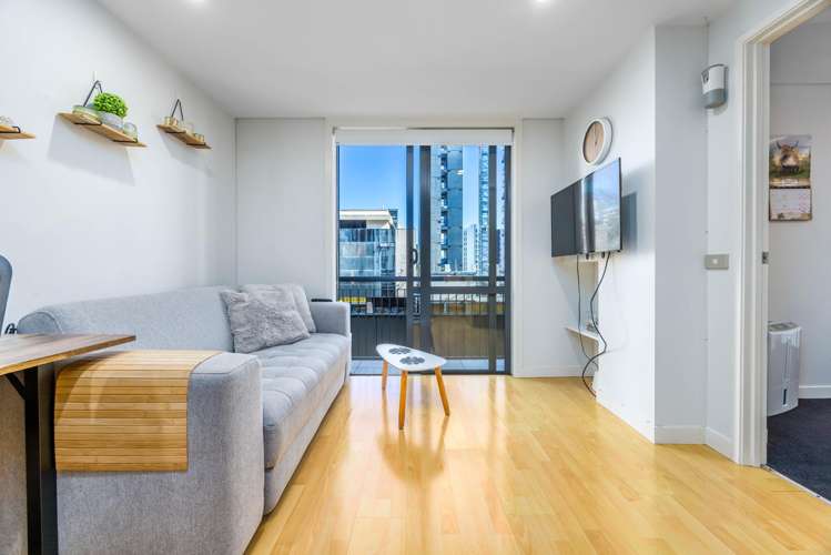 303/76 Wakefield Street_3