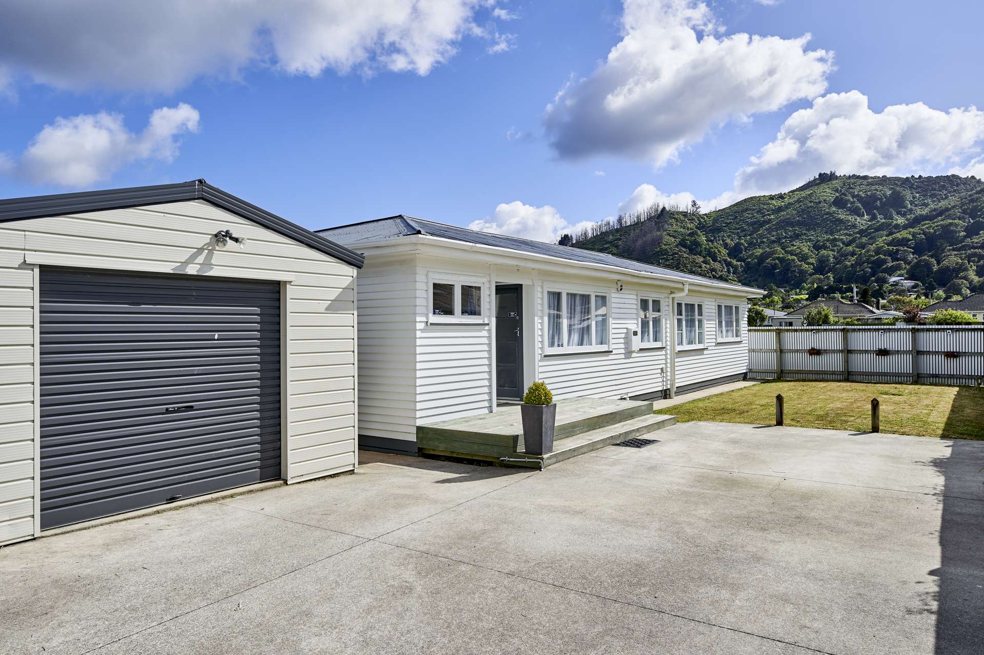 2/46 Hyde Street Wainuiomata_0