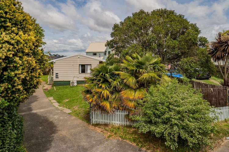 2/32 Maplesden Drive Clendon Park_12