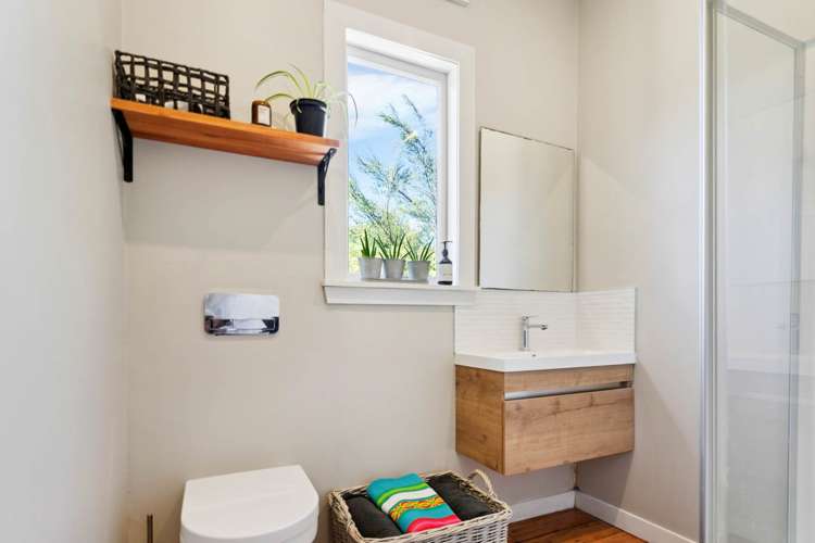 541 Wilson Road South Head_10