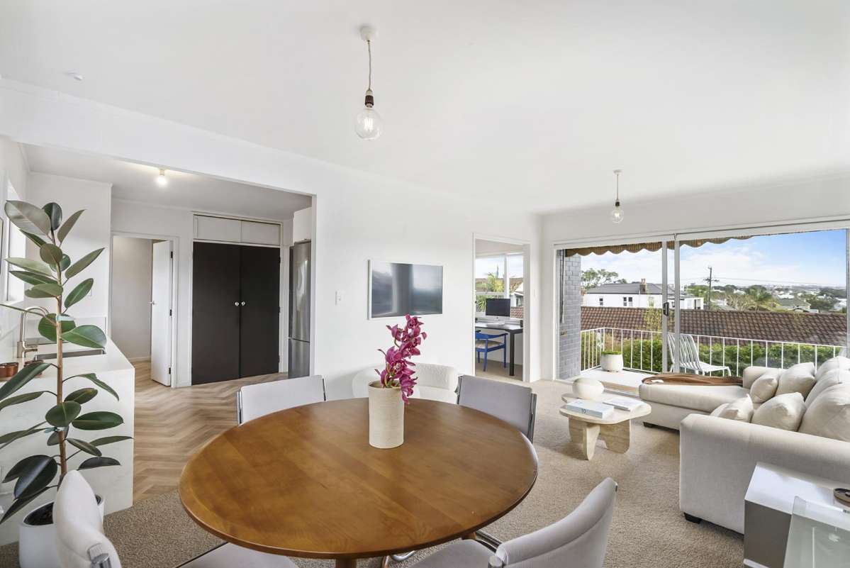 4/134 Calliope Road_2