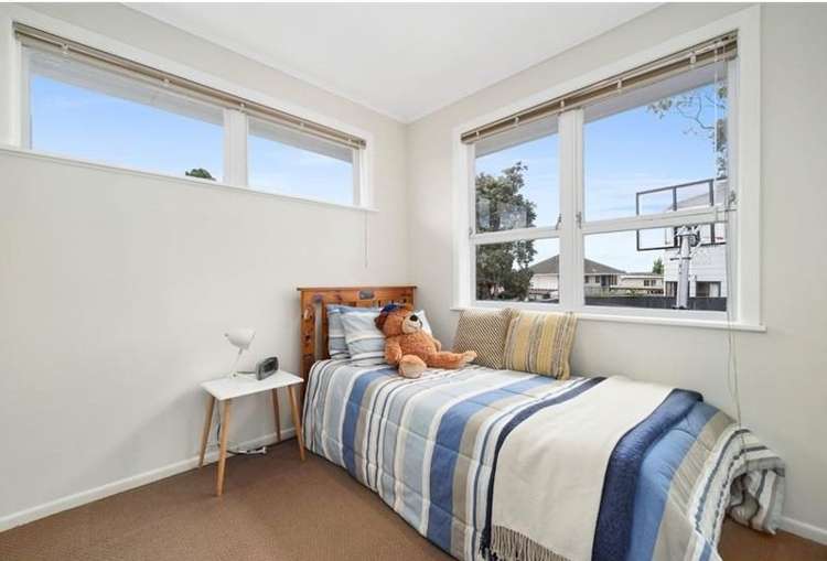 8 Arrow Road 10877_8