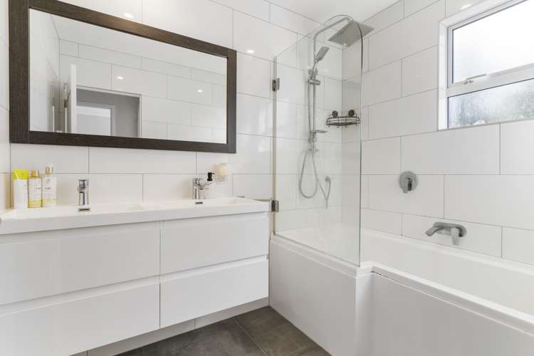 23 Helleur Road Massey_11