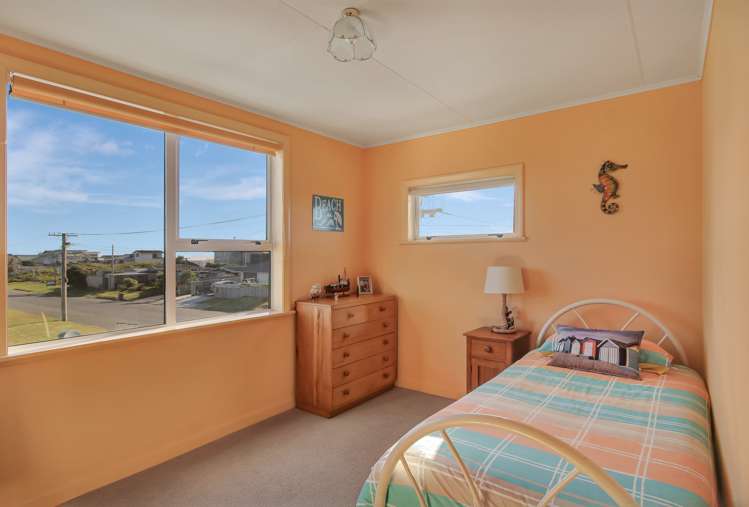 19 Marine Parade South Foxton Beach_14