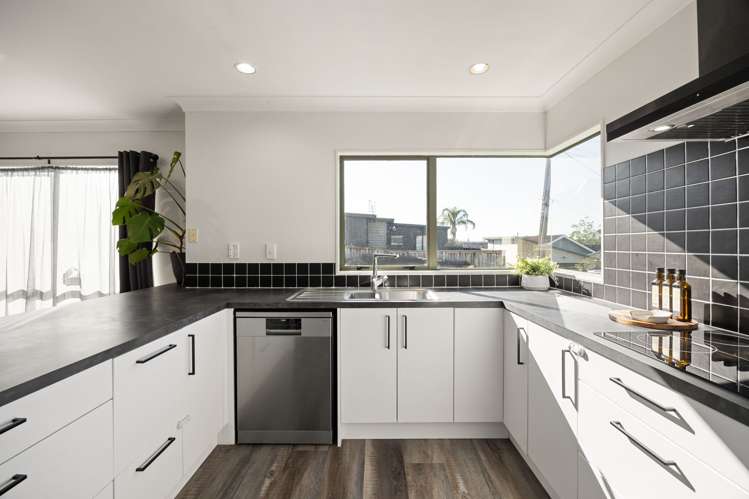 69A Forest Lake Road_5