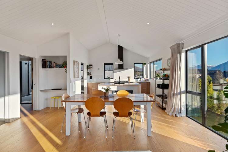 2 Wanderer Lane Jacks Point_16