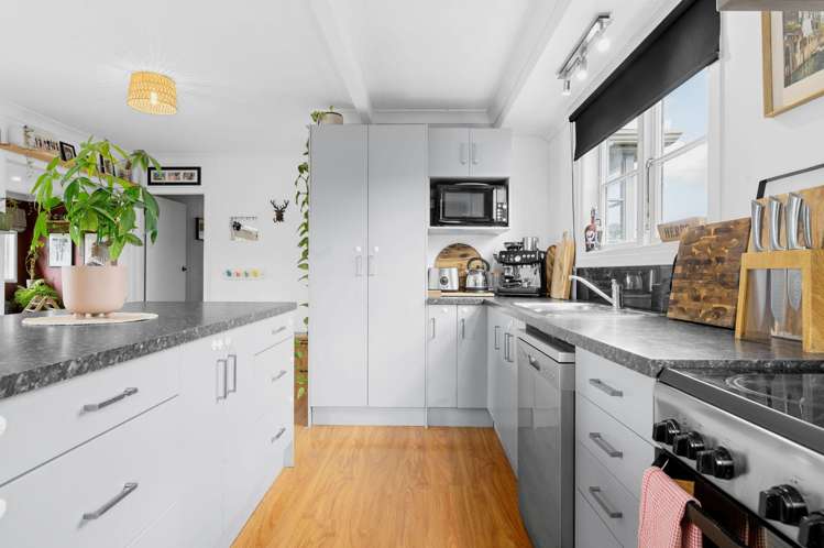 9 Wall Street Nawton_2