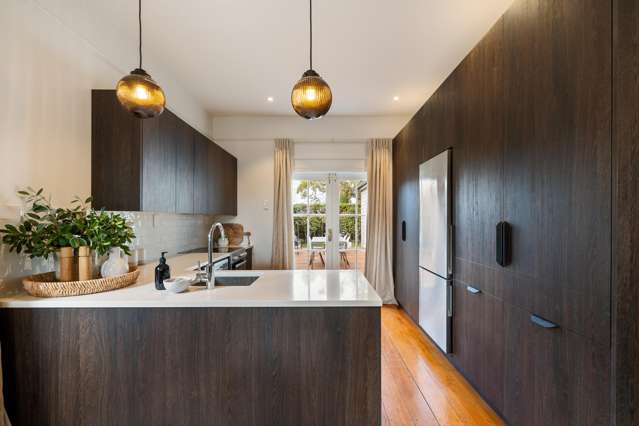 110 Office Road Merivale_1