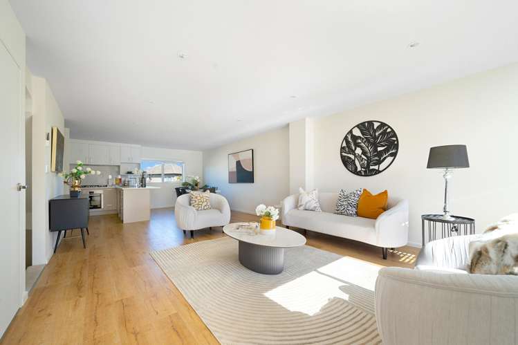 81 Bordeaux Parade Te Atatu South_6