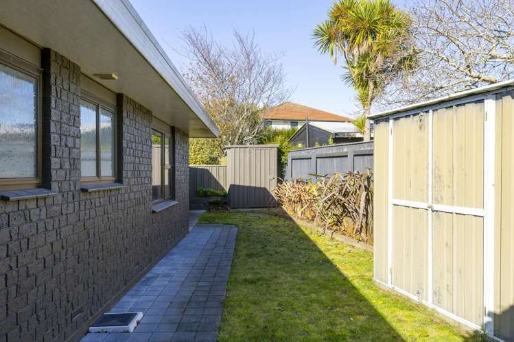 2/7 Kathleen Place Rainbow Point_28