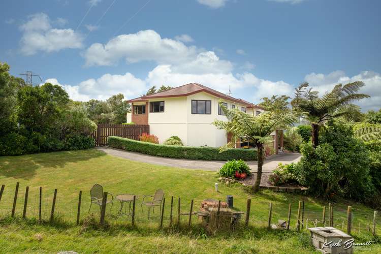 18 Crestview Grove Belmont_21