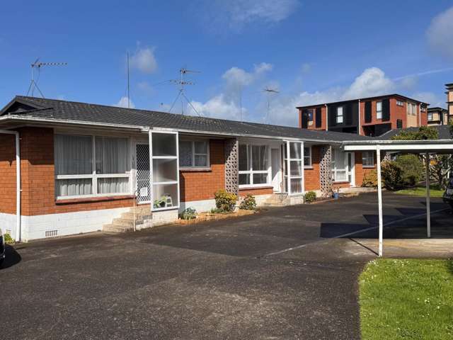 2 BEDROOM GEM PLUS WATER IN ONEHUNGA