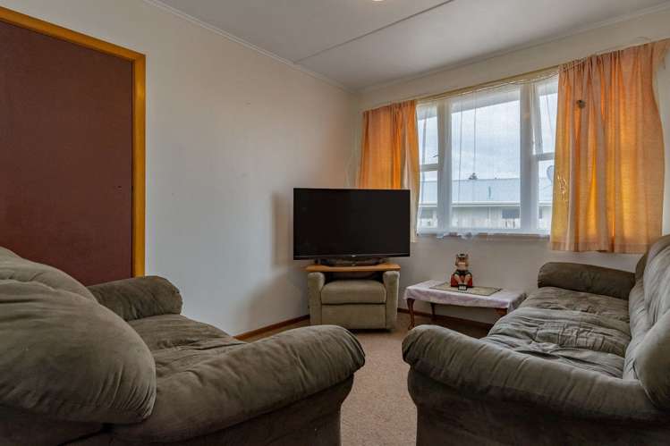 43 Mark Avenue Paparangi_13