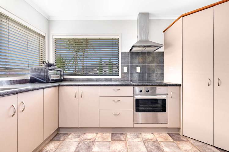 4 Owhatiura Drive Lynmore_10