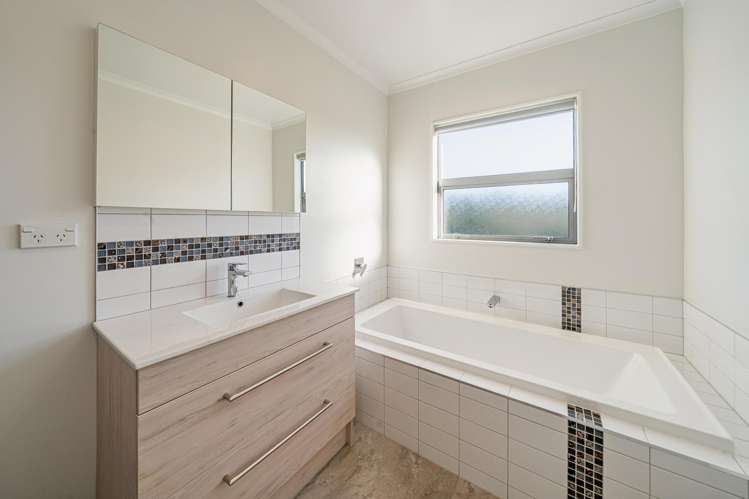 6 Bluejacket Place Whitby_25