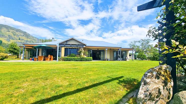 92 Packard Road Motupipi_20