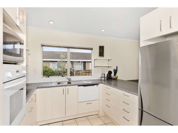 25 Burswood Drive Pakuranga Heights_6