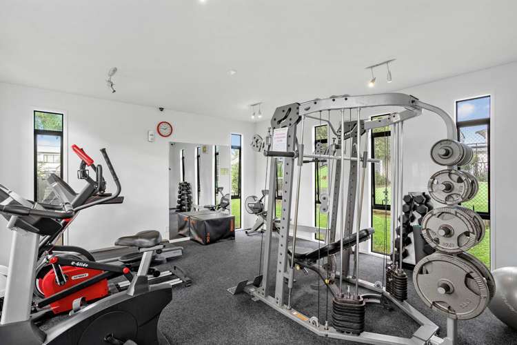 118/2 Armoy Drive East Tamaki_21