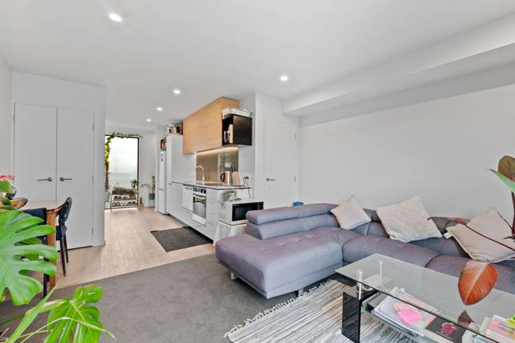 4/24 Percy Street_0