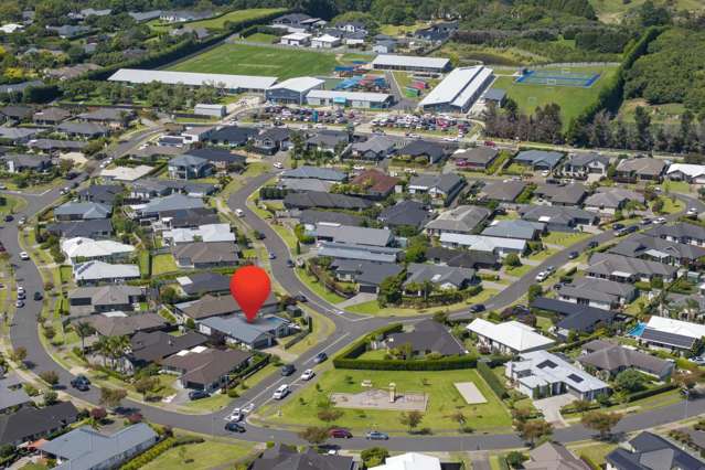 1 Benmore Crescent Pyes Pa_2