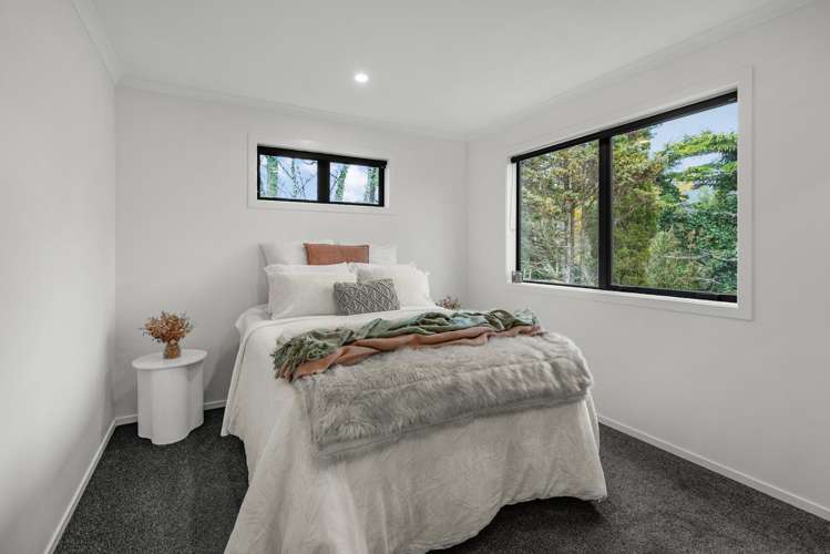 15A Rowe Parade Wainuiomata_6