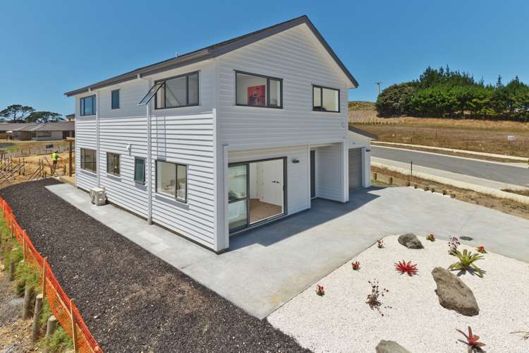 2 Kiwa Crescent Gulf Harbour_2