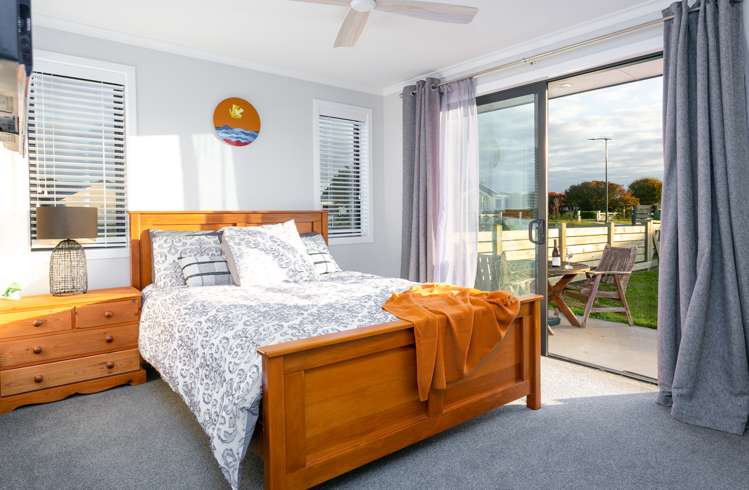 43 Seachange Drive Leamington_13