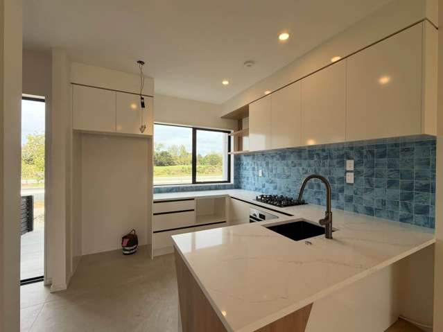 Unit 8/83 Otuwairoa Esplanade Papakura_2