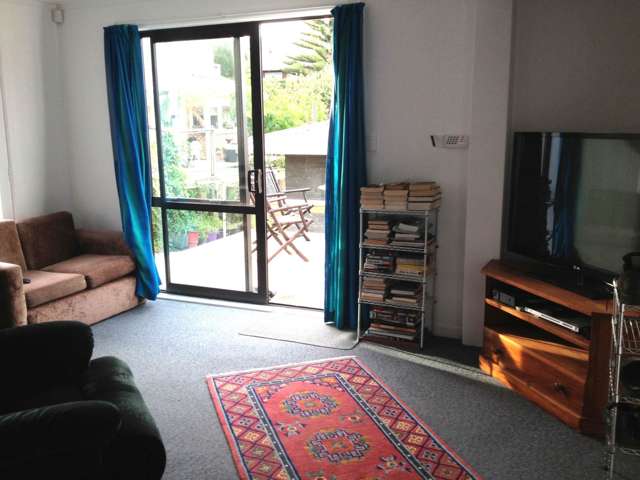 2/453 Hillsborough Road Hillsborough_1