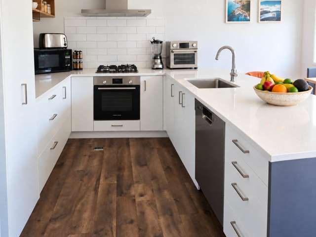 8 Torea Place 10954_4