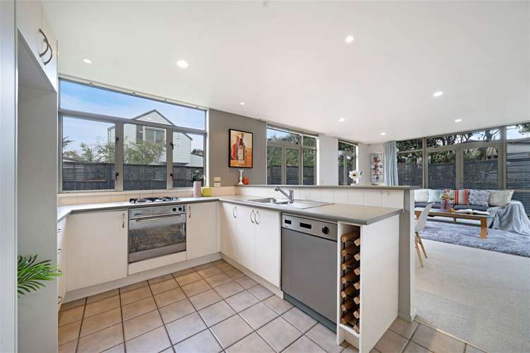 22m Mead Street Avondale_13