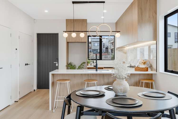 636 Kerepi Street Westgate_5