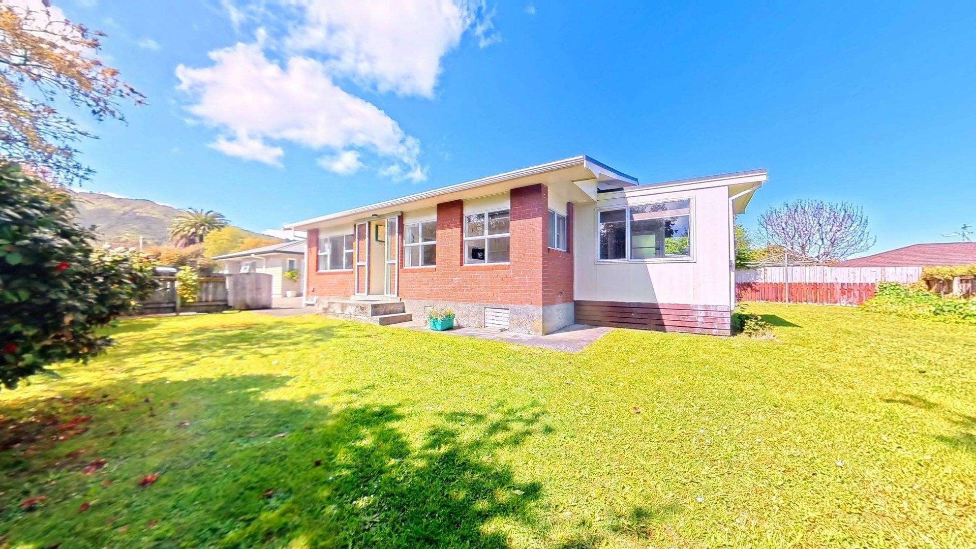 8 Arthur Grove Waikanae_0