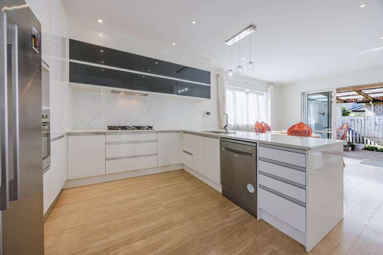 10 Helianthus Avenue Flat Bush_2