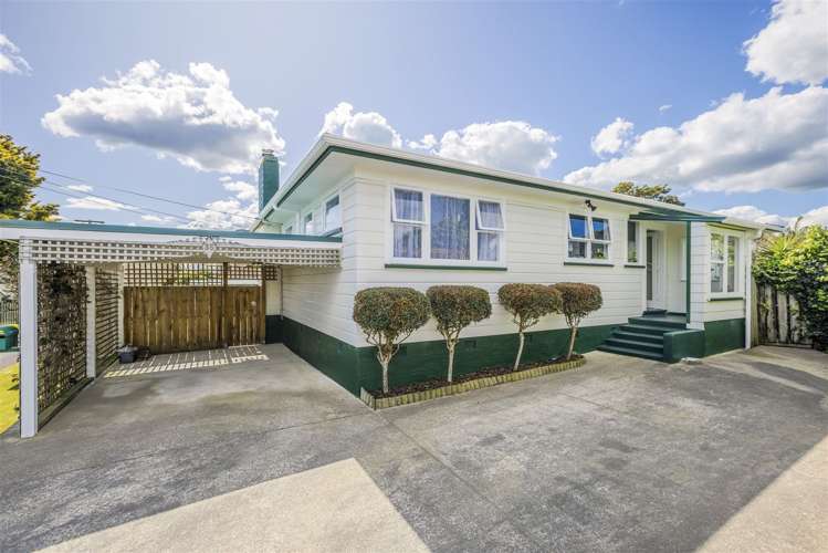 35 Youngs Road Papakura_1