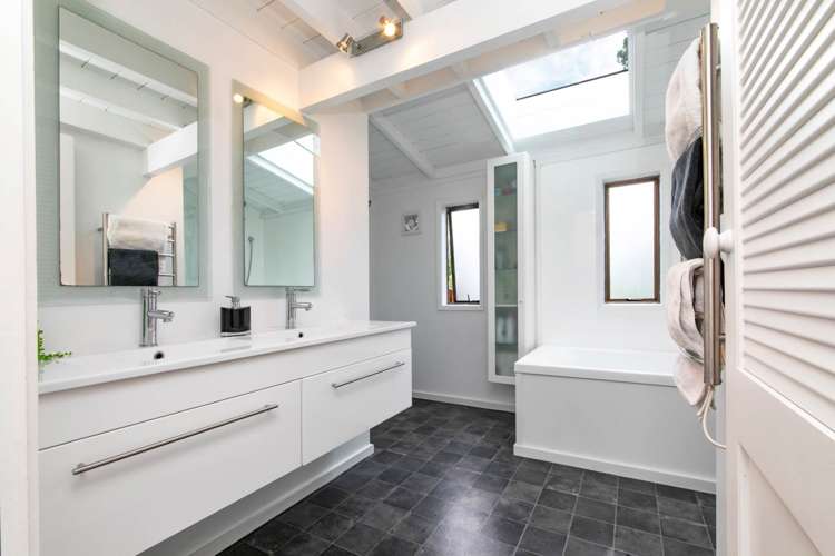 102a Huia Road Titirangi_13