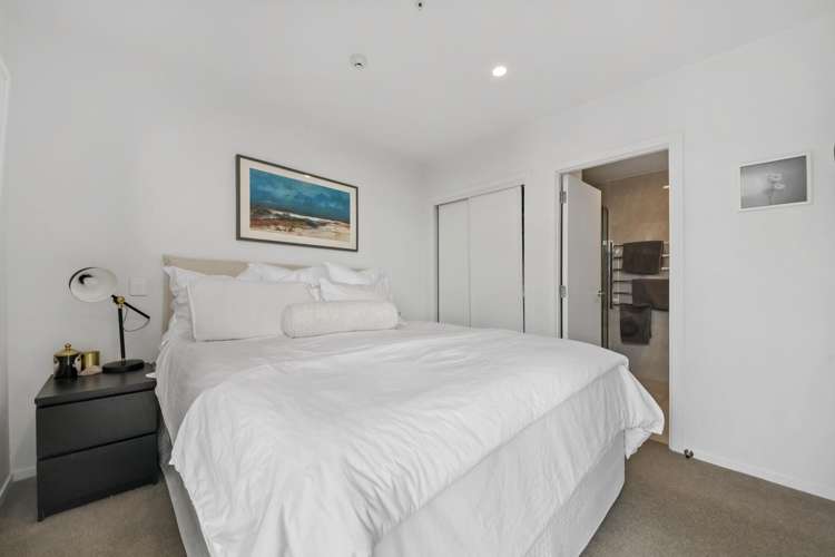 402/9 Madeira Lane Grafton_10