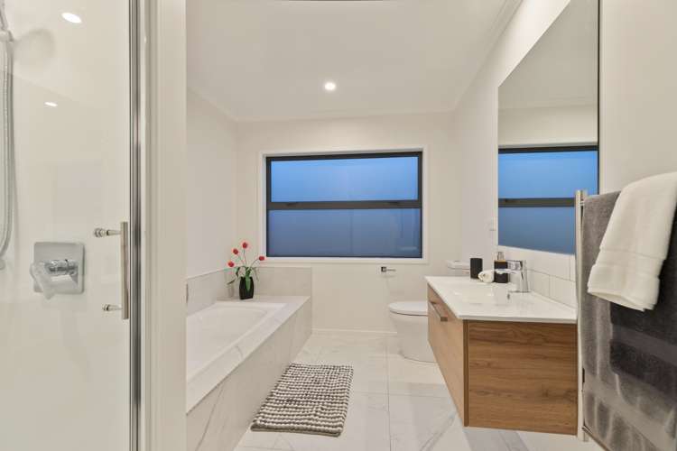 7 Squire Avenue Chartwell_11