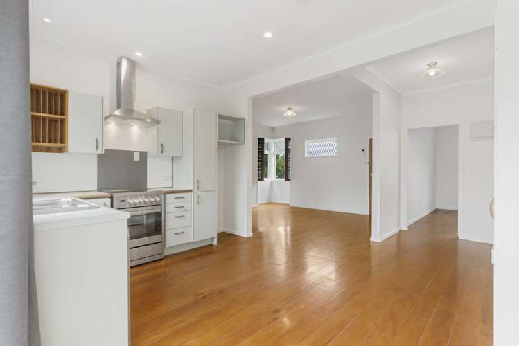 42 Smale Street Point Chevalier_5