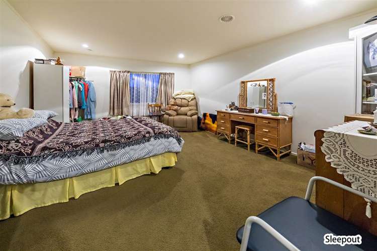 14 Anglers Way Wattle Downs_16