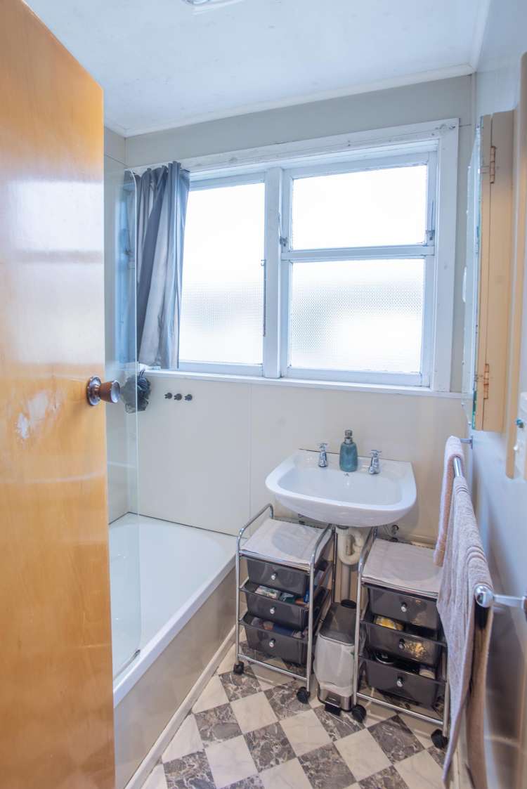 16 Great North Road Winton_12