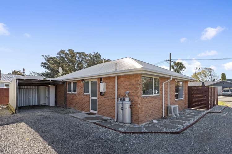 82 Moffat Drive Lincoln_13