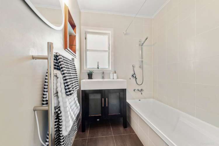 102 Kervil Avenue Te Atatu Peninsula_13