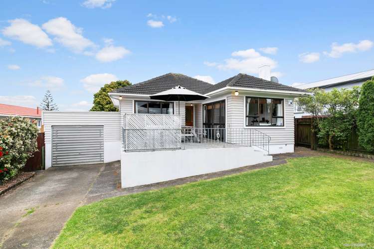 65 Commissariat Road Mount Wellington_0