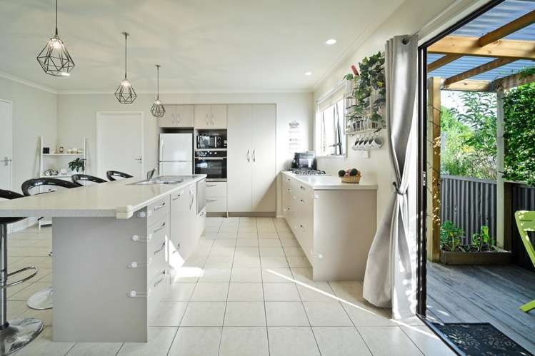 805 Queen Street East Parkvale_2