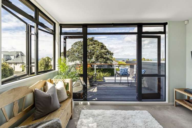 21 Hamana Street Narrow Neck_16