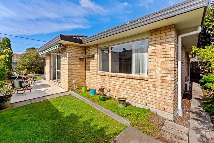 2a Laurie Street Red Beach_15